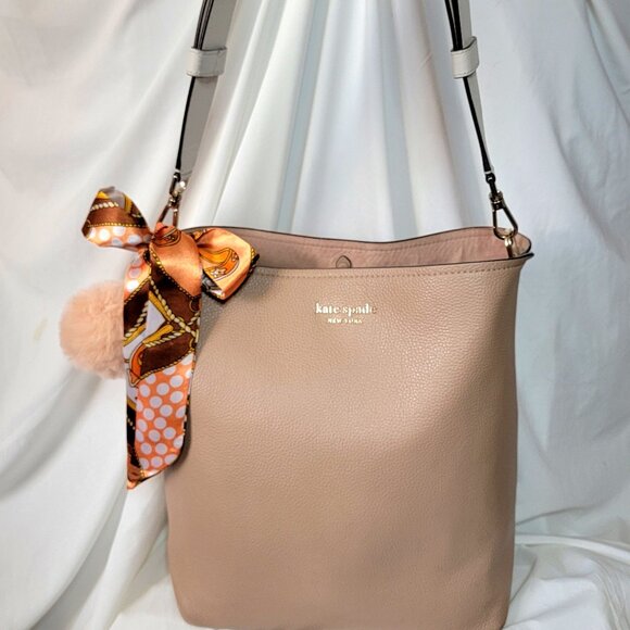 Kate Spade River Large Bucket Bag w/ Makeup bag – EUC / Retails $199 - Picture 1 of 12